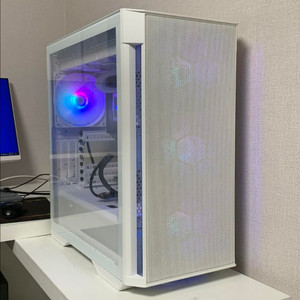 7950x3d rtx 5070ti 게이밍 컴퓨터 본체 이미지