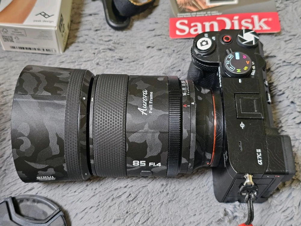소니 a7c2 바디 + 시루이 85mm f1.4 망원 85.4 여친렌즈 이미지