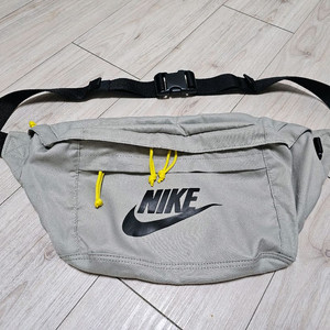NIKE 나이키 테크 빅사이즈 슬링 힙색 3만에 팝니다. 이미지