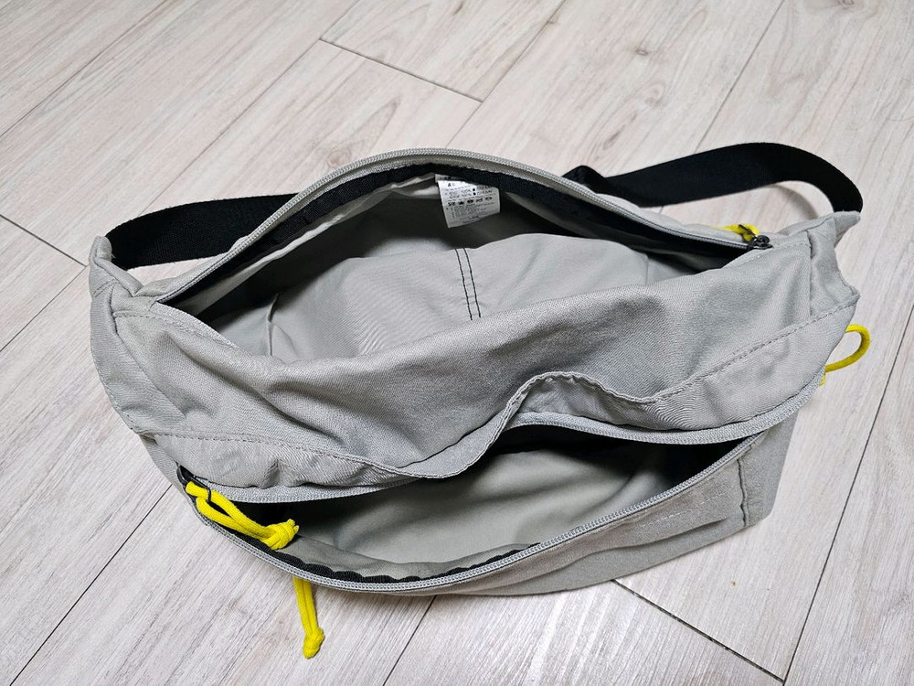NIKE 나이키 테크 빅사이즈 슬링 힙색 3만에 팝니다. 이미지