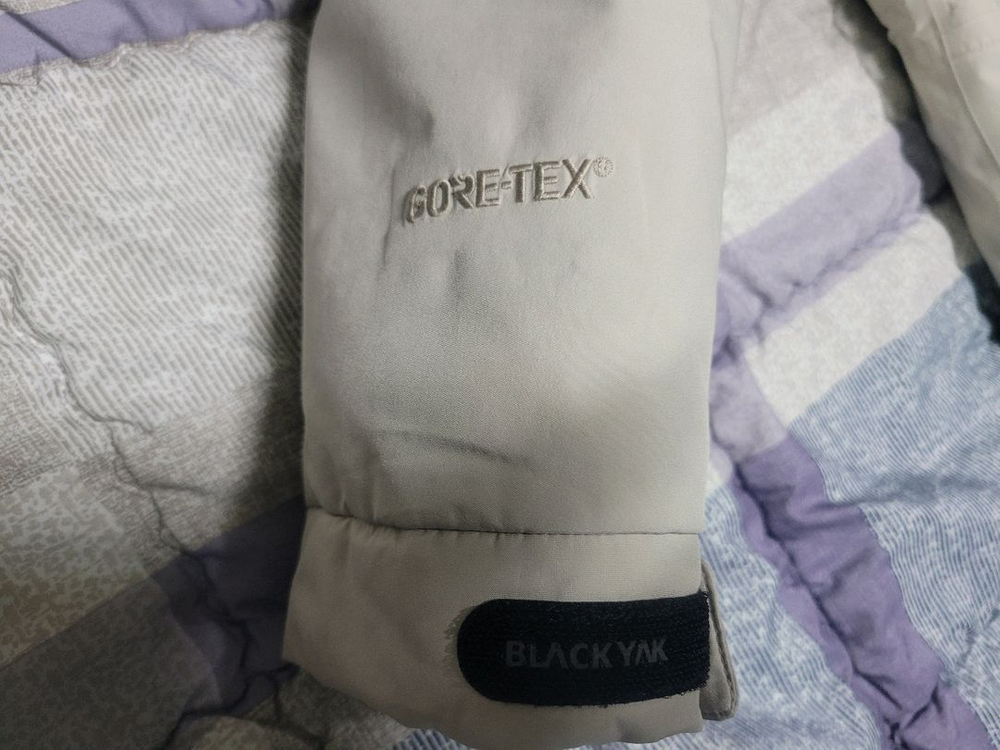블랙야크 구스패딩 이미지