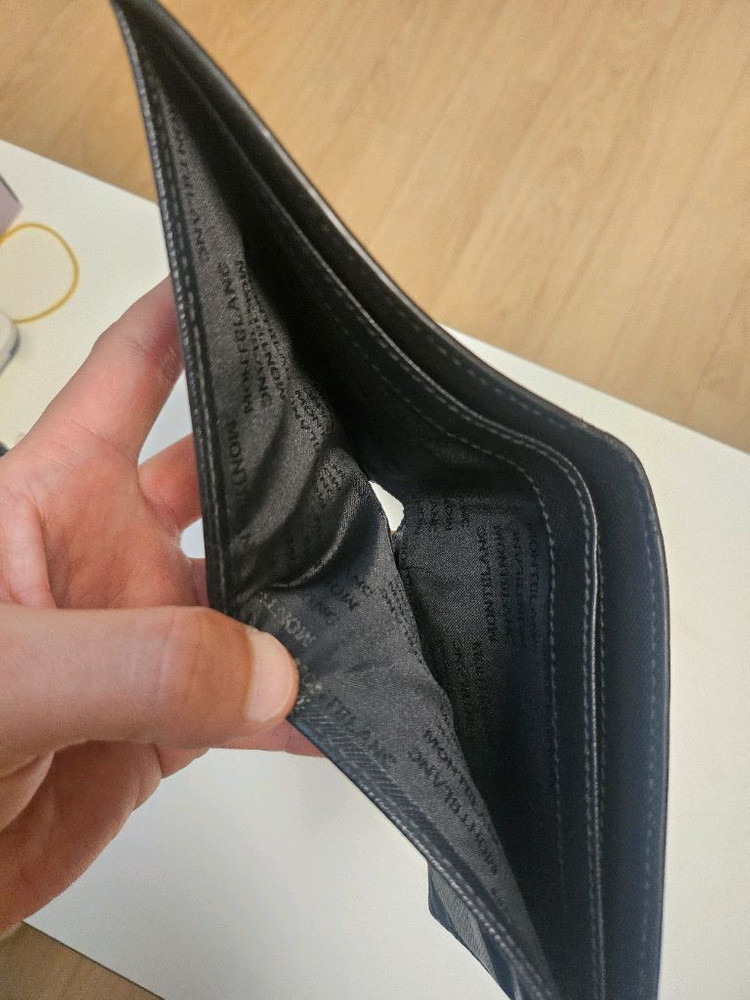 몽블랑 반지갑 판매합니다 이미지
