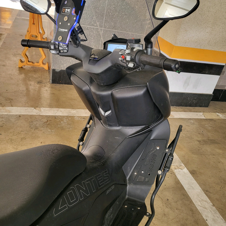 350cc 스쿠터 이미지