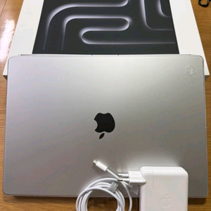 Apple MacBook Pro 16 M3 Max 실버 풀박스 이미지