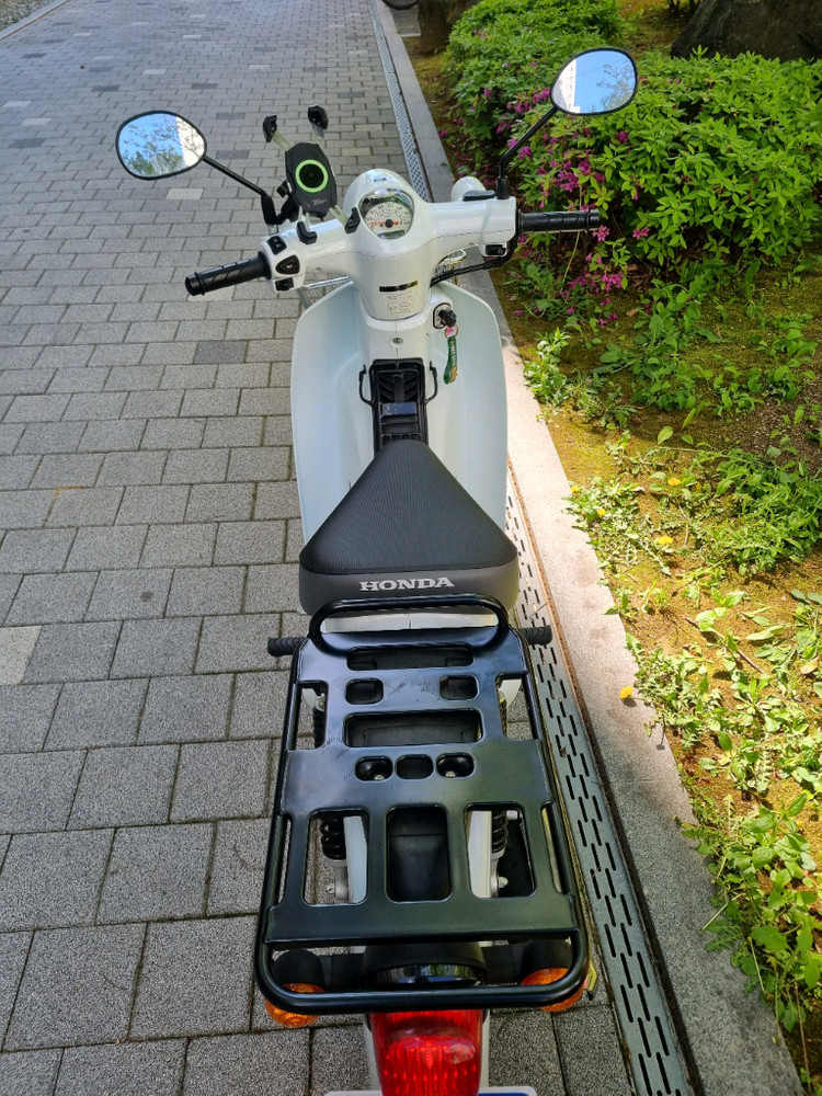 슈퍼커브 화이트 23년식 6000km 이미지