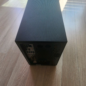 itx 컴퓨터 5700x3d rtx3070 32기가 이미지