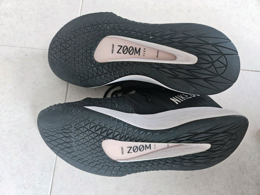 나이키 테니스화 우먼스 에어 줌 제로 블랙 260 이미지