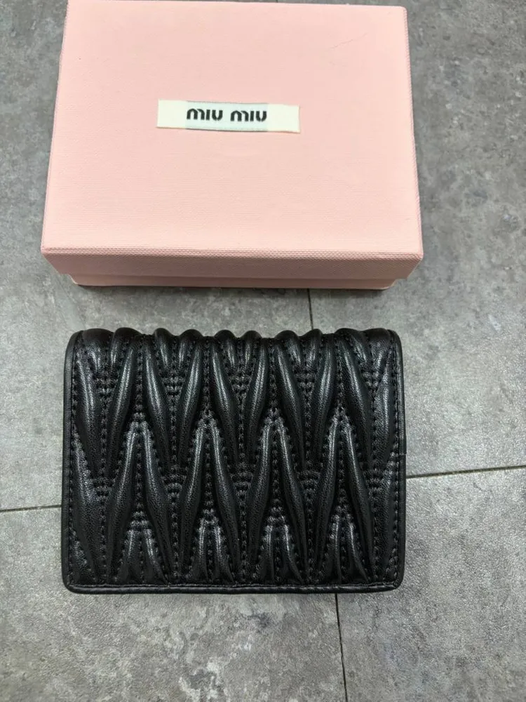 미우미우 반지갑 이미지