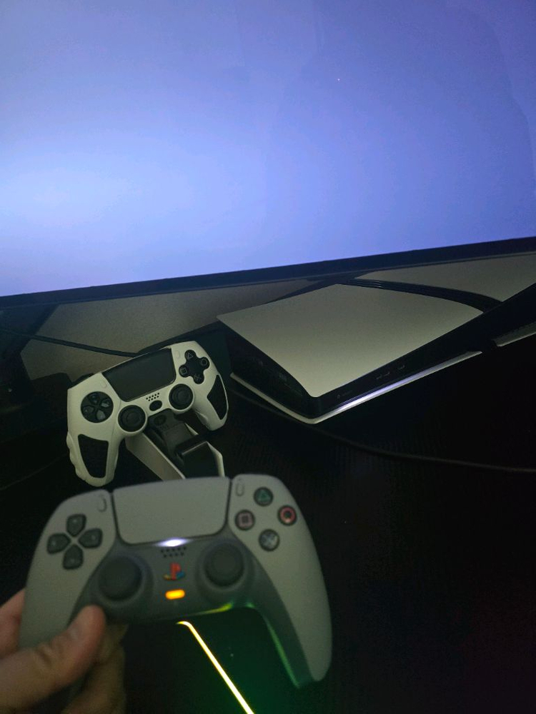 ps5pro+거치대+30주년듀얼센스+ssd 2테라+1테라외장메모리 이미지