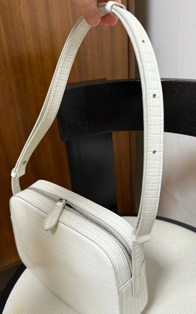 낫띵리튼 리자드 포스트백 Lizard post bag 리본빛 lfm 레터 투티에 킨더살몬 이미지