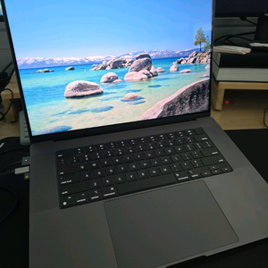 맥북 프로 16 m4 max 풀칩 48gb 1tb 이미지