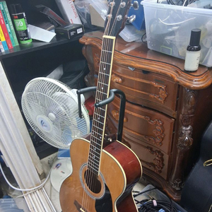 심로 여성용 통기타 판매합니다!! 이미지
