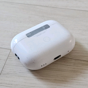 에어팟프로 2세대 라이트닝 A2700본체 이미지
