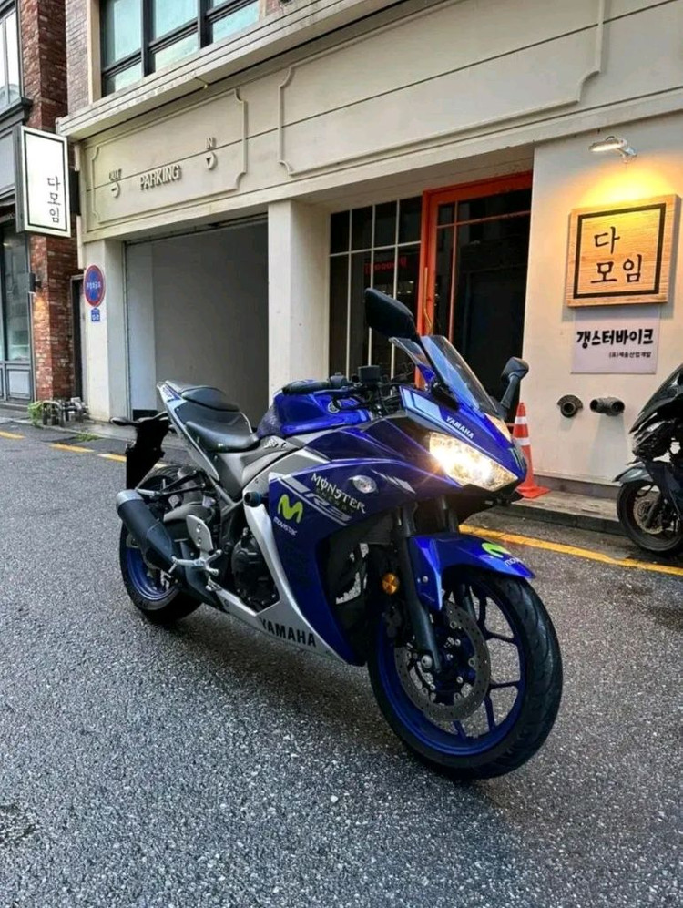 야마하 R3 18년형 짧은키로수 오토바이 판매합니다 이미지