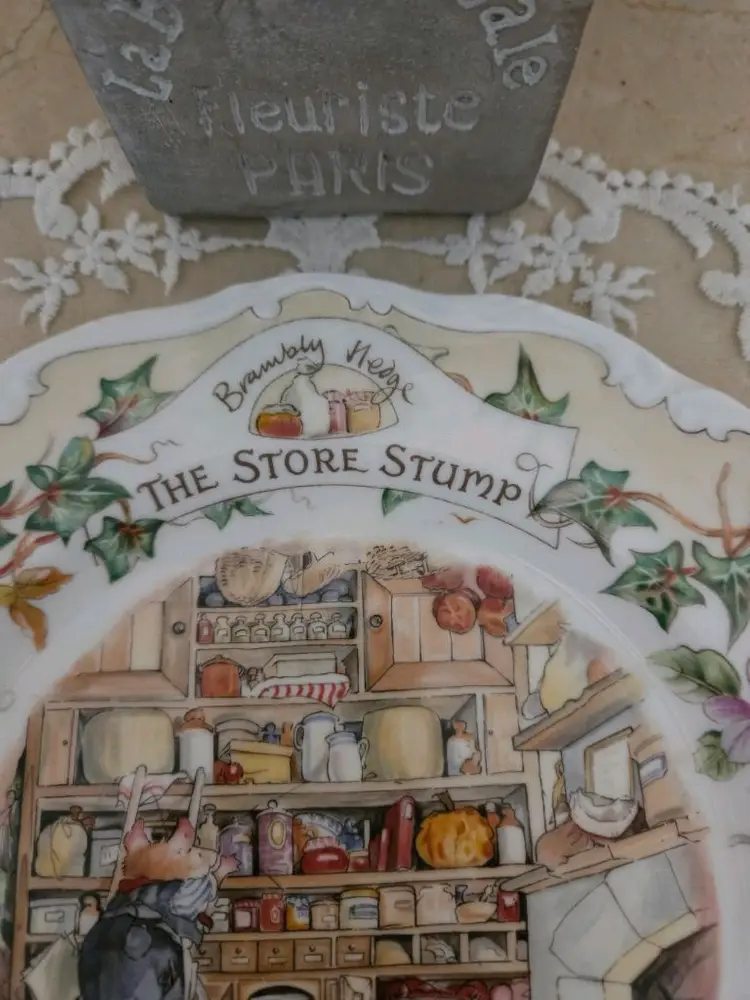 (미사용)로얄덜튼 브램블리헷지 The Store Stump 판매해요 이미지