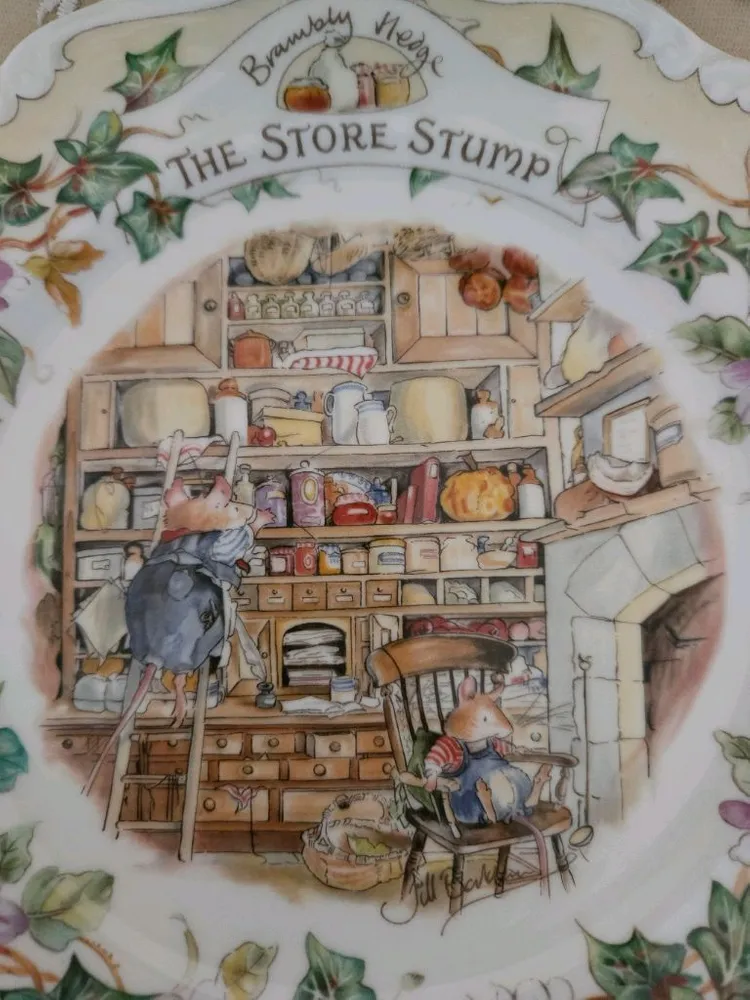 (미사용)로얄덜튼 브램블리헷지 The Store Stump 판매해요 이미지