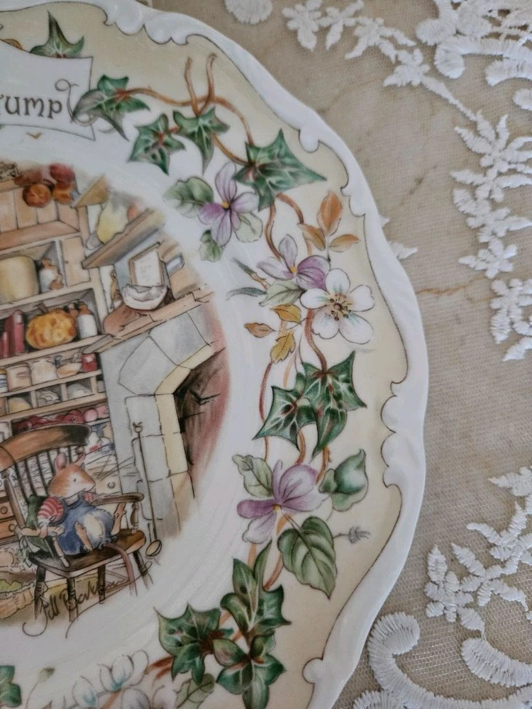 (미사용)로얄덜튼 브램블리헷지 The Store Stump 판매해요 이미지