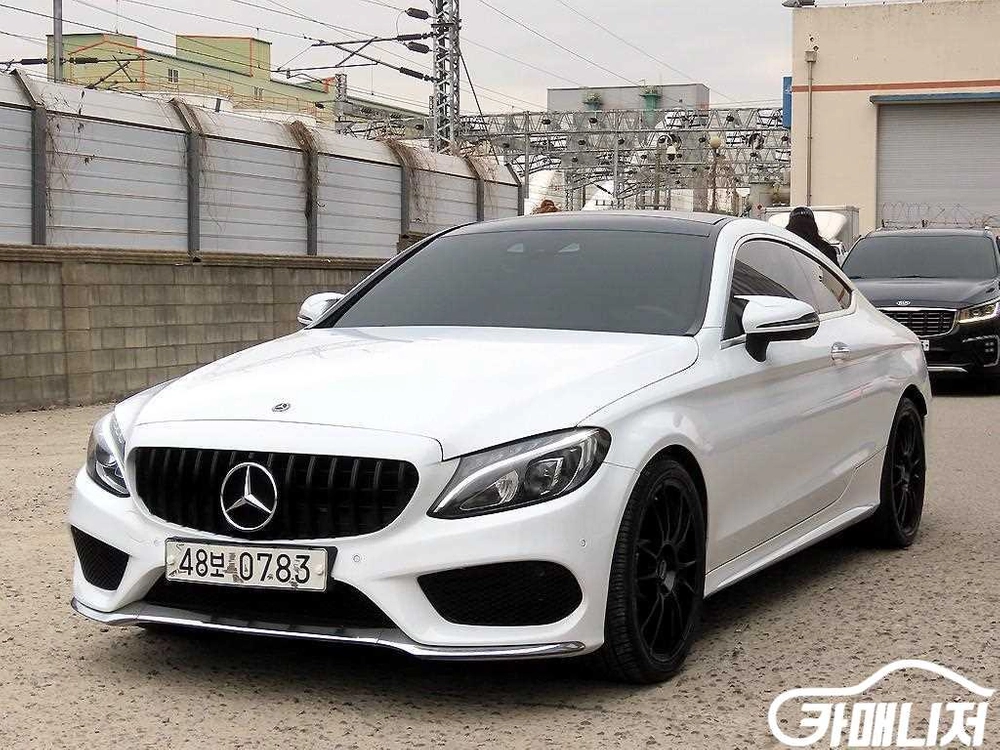 [벤츠]C클래스 W205 C200 쿠페 (5인승) 이미지