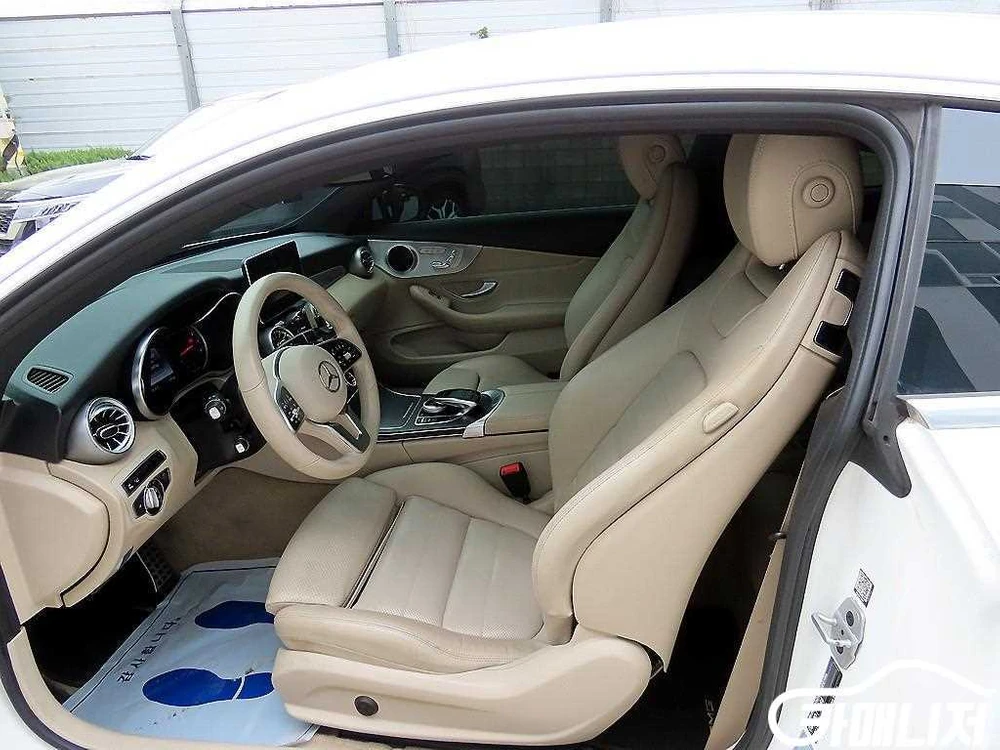 [벤츠]C클래스 W205 C200 쿠페 (5인승) 이미지