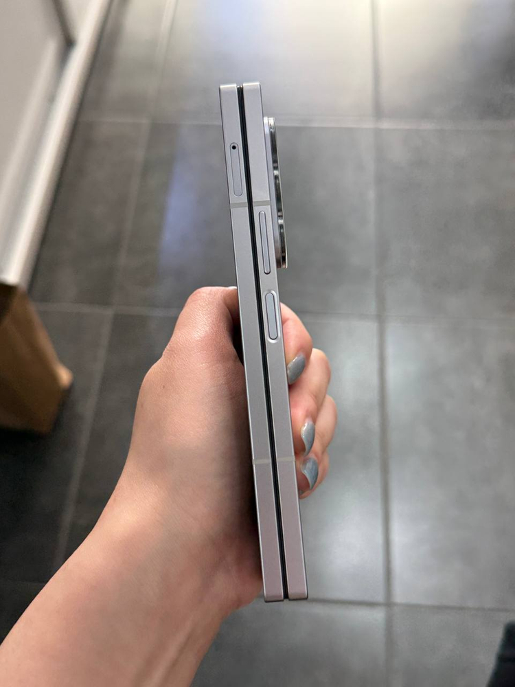 갤럭시Z폴드6 실버 512GB Y1781 이미지