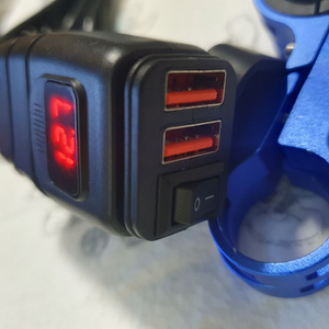 오토바이 usb 충전기 QC3.0 고속충전 전압계 핸들 이미지