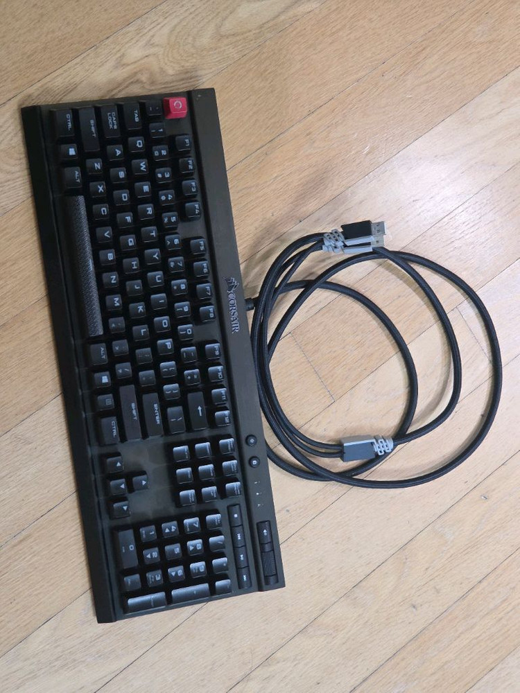 커세어 K70 LUX RGB 갈축 영문 키보드 이미지