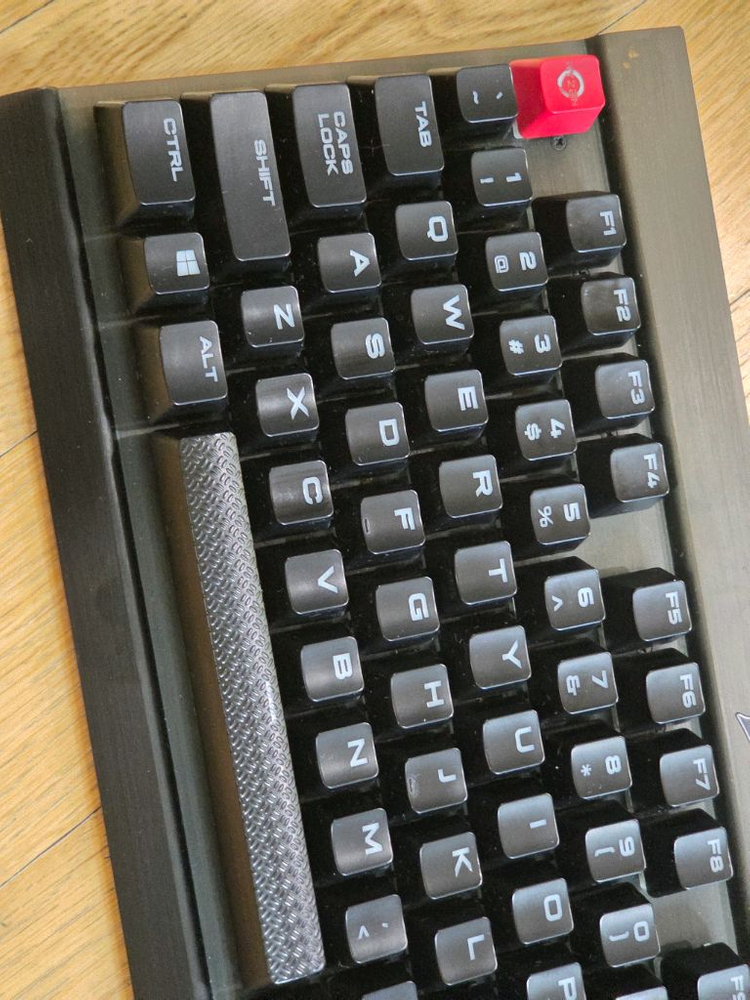커세어 K70 LUX RGB 갈축 영문 키보드 이미지