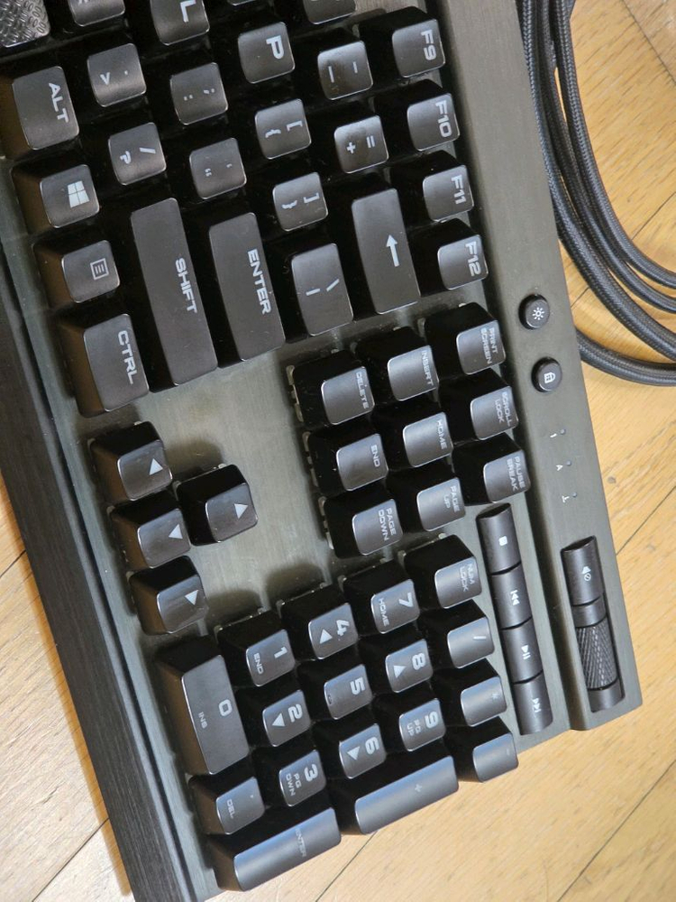 커세어 K70 LUX RGB 갈축 영문 키보드 이미지