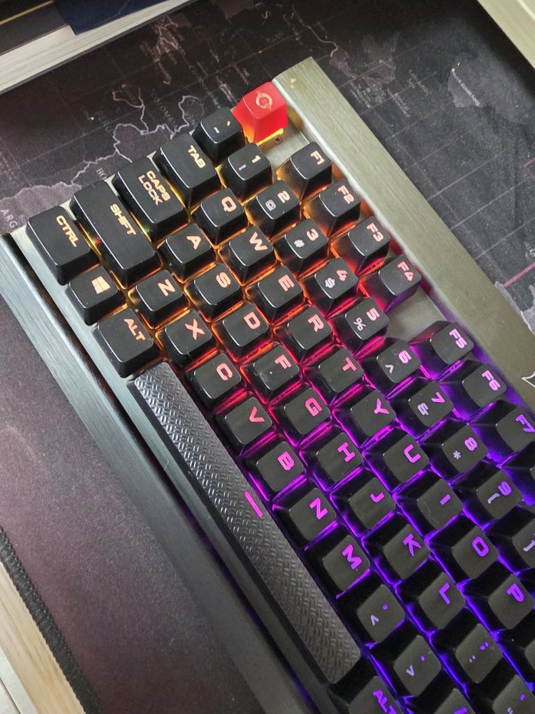 커세어 K70 LUX RGB 갈축 영문 키보드 이미지
