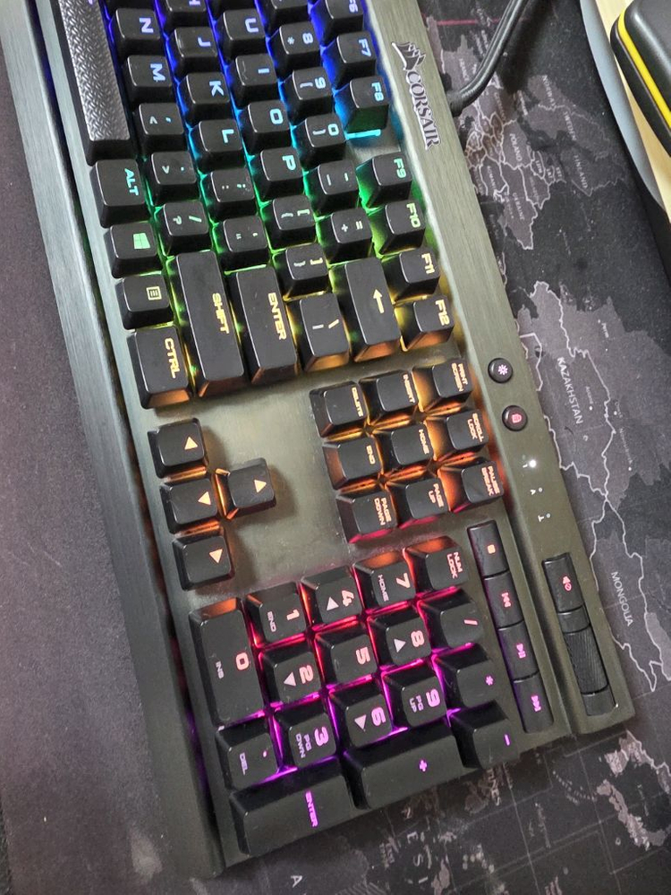 커세어 K70 LUX RGB 갈축 영문 키보드 이미지