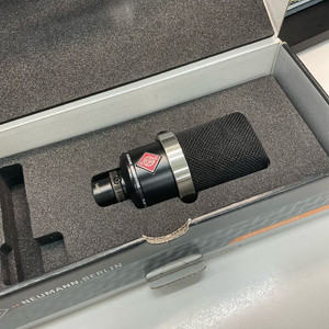 노이만 TLM102 컨덴서 마이크 (호환 쇼크마운트) 이미지