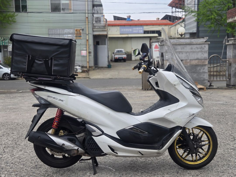 20년식 혼다 PCX 125 판매합니다 이미지