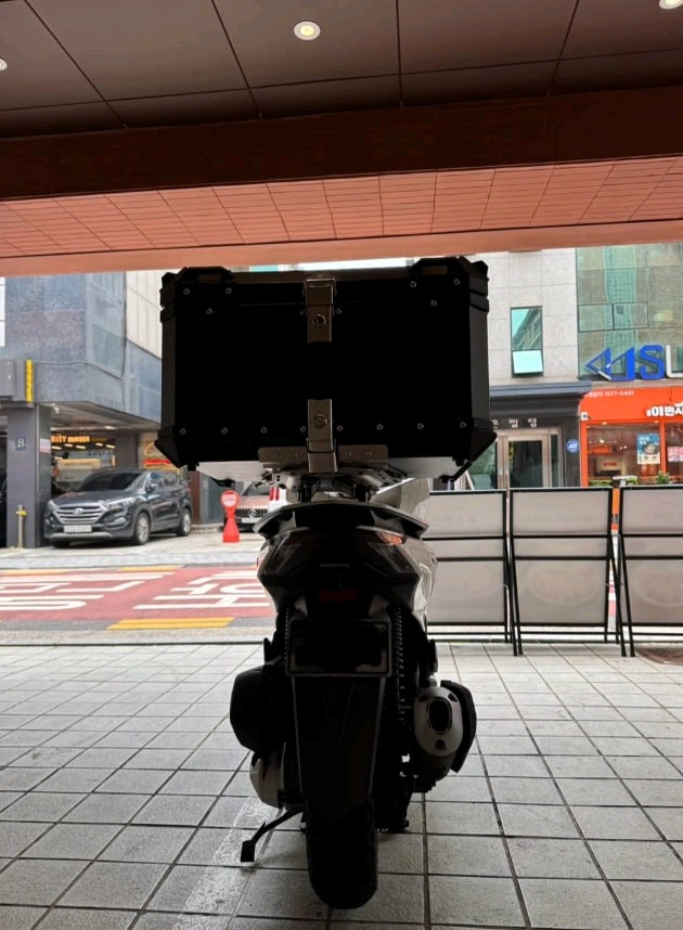 혼다 PCX 125 화이트 21년식 팝니다 이미지