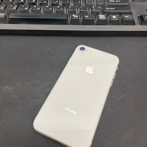 아이폰8 실버 64GB 상태좋은 중고12만팝니다. 이미지