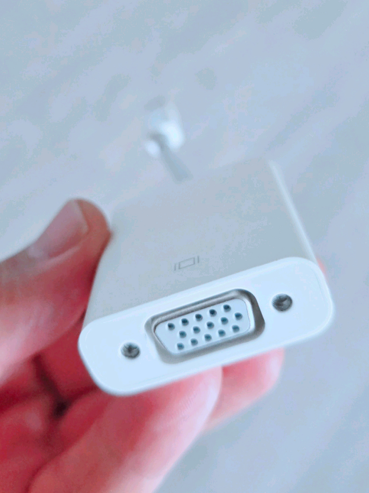 애플 VGA 어댑터 이미지