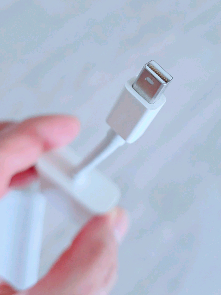 애플 VGA 어댑터 이미지