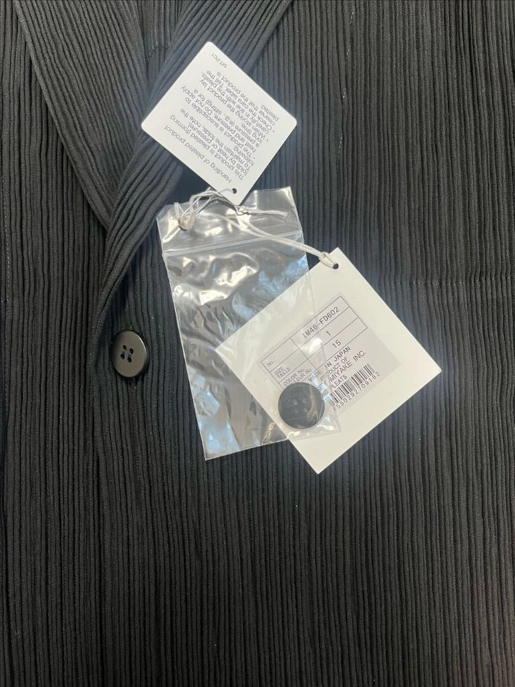 이세이미야케 해칭자켓 이미지