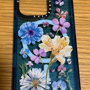 아이폰16프로 케이스티파이 케이스 Blue and White Pressed Flowers 이미지