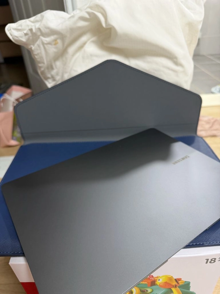 삼성전자 갤럭시북5 프로 NT940XHA-K71AR 32GB 이미지