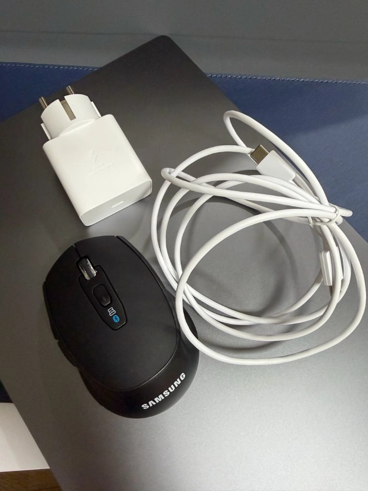 삼성전자 갤럭시북5 프로 NT940XHA-K71AR 32GB 이미지
