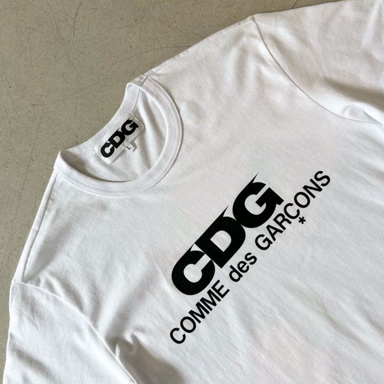 꼼데가르송 CDG 로고 프린트 반팔티 이미지