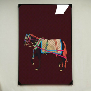 그림 액자 인테리어소품 그림액자 말그림 말액자 고급스러운 분위기의 대형 아트포스터 거실 벽면 장식용으로 추천하는 모 이미지