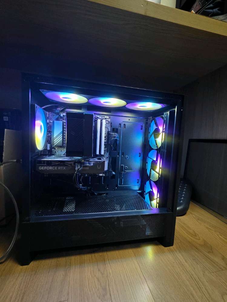 AMD 라이젠 9600x, rtx5060 등 컴퓨터 본체 이미지