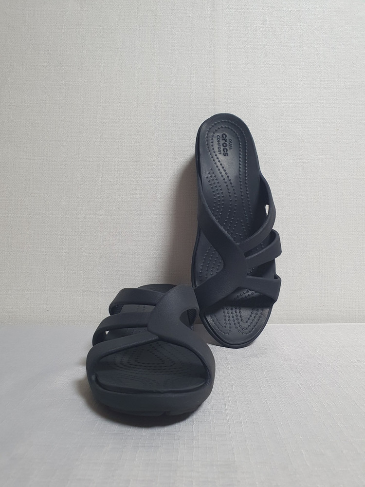 250mm 크록스 산라 스트래피 웨지 샌들 블랙 W8 이미지