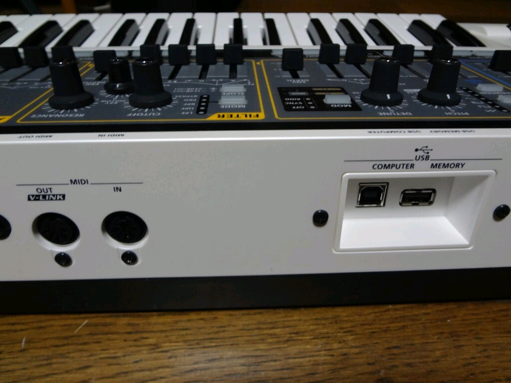 특A급롤랜드 GAIA SH-01 신디사이저 이미지