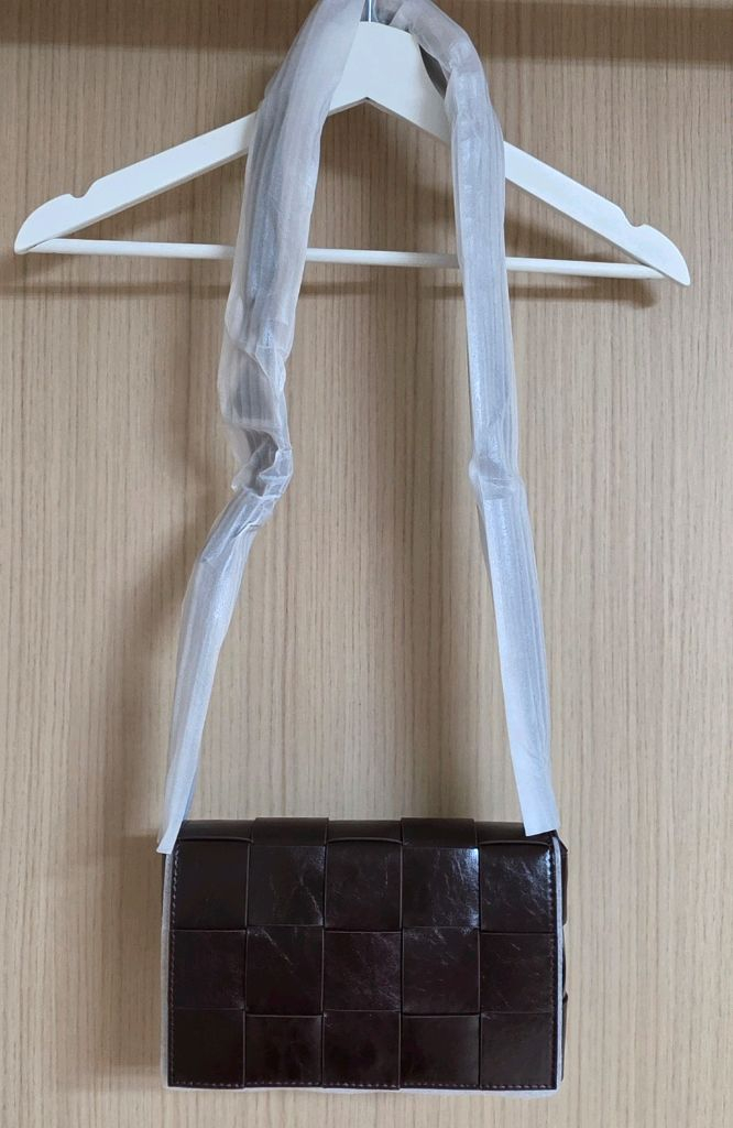가격내림 새상품 신상 소가죽가방 보테카세트백 위빙카세트백 보테크로스백 데일리백 리얼소가죽 이미지