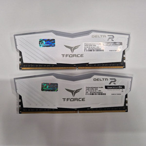 [경산]팀그룹 DDR4 32GB(16*2) 팝니다, 흰색 이미지