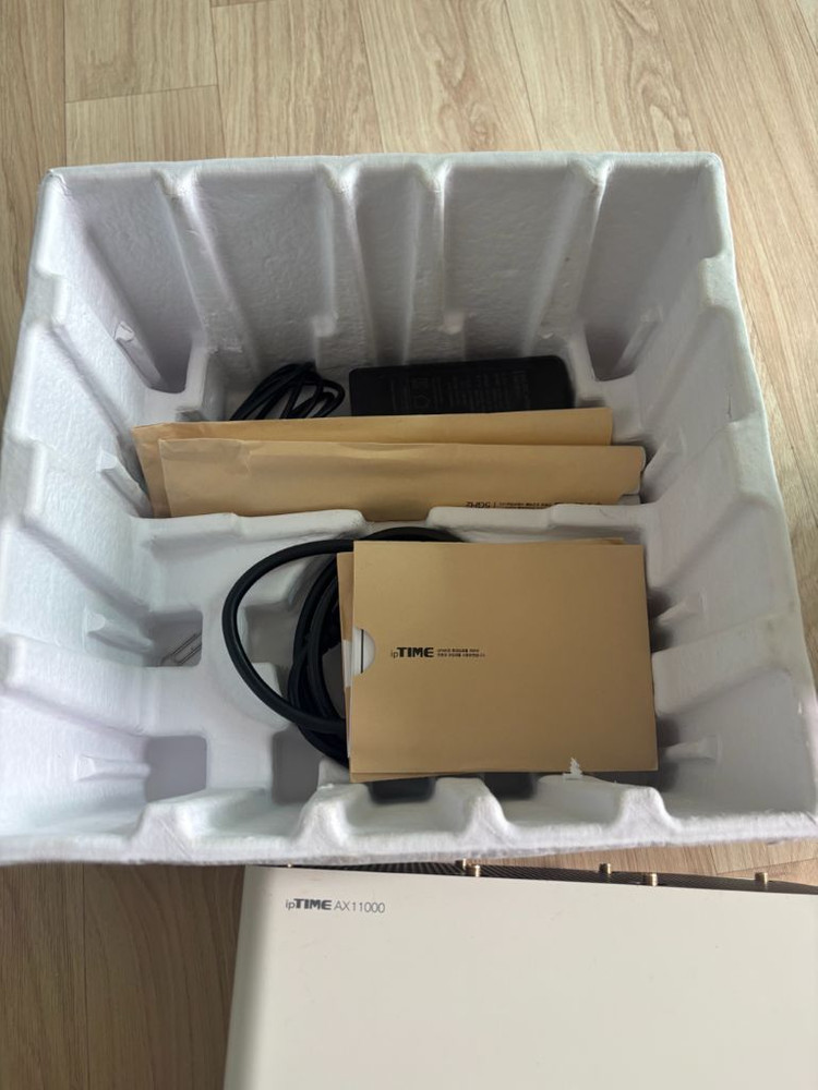 iptime AX11000 공유기 이미지