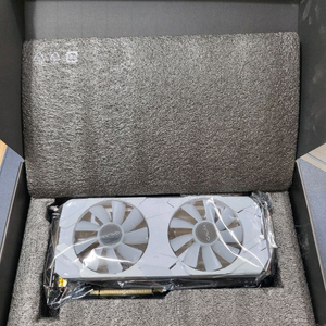 갤럭시 RTX 2080 super WHITE 그래픽카드 이미지
