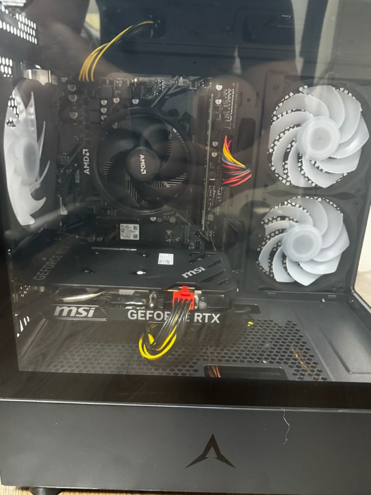 RTX 4060 라이젠5600데스크탑 이미지